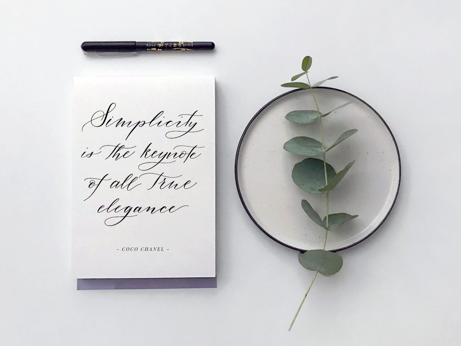 Zitat von Coco Chanel: Simplicity is the keynote of all true elegance